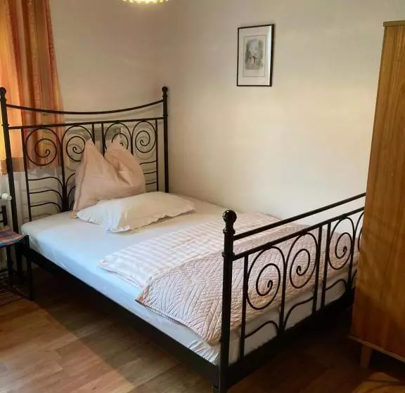 Aamiaismajoitus (B&B) Moserwirt Pension