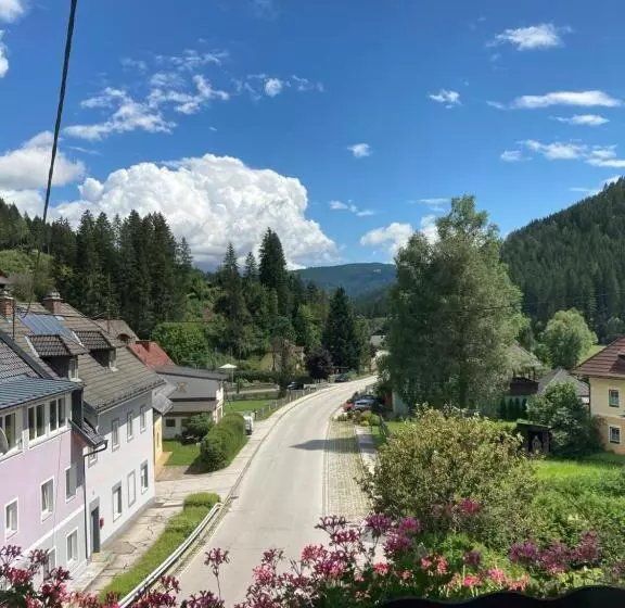 Aamiaismajoitus (B&B) Moserwirt Pension