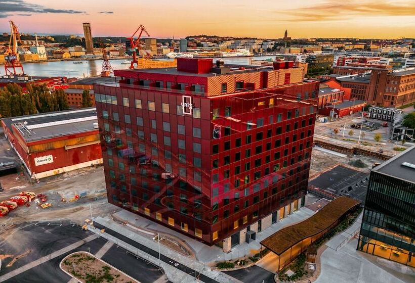 Clarion Hotel The Pier