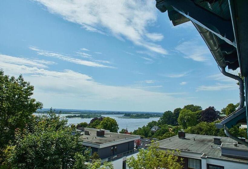 Remise Hotel Am Süllberg