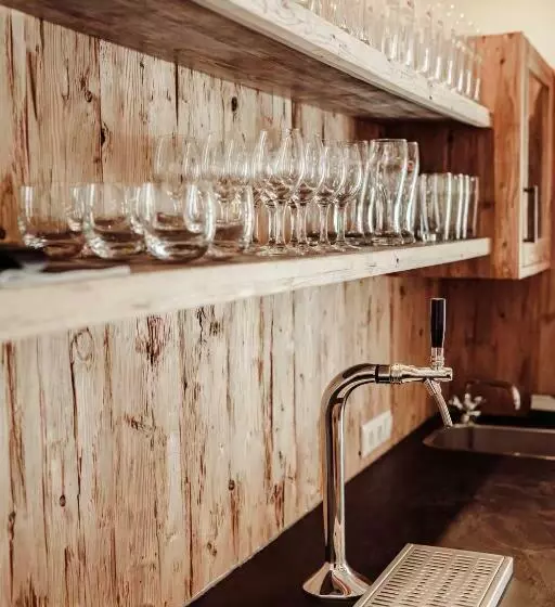 Hotelli Gasthaus Zum Adler