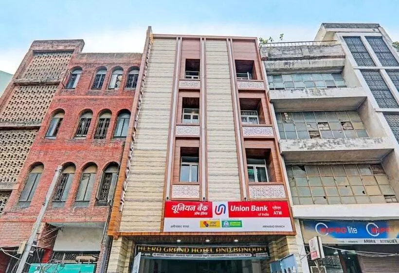 ホテル Heera Grand