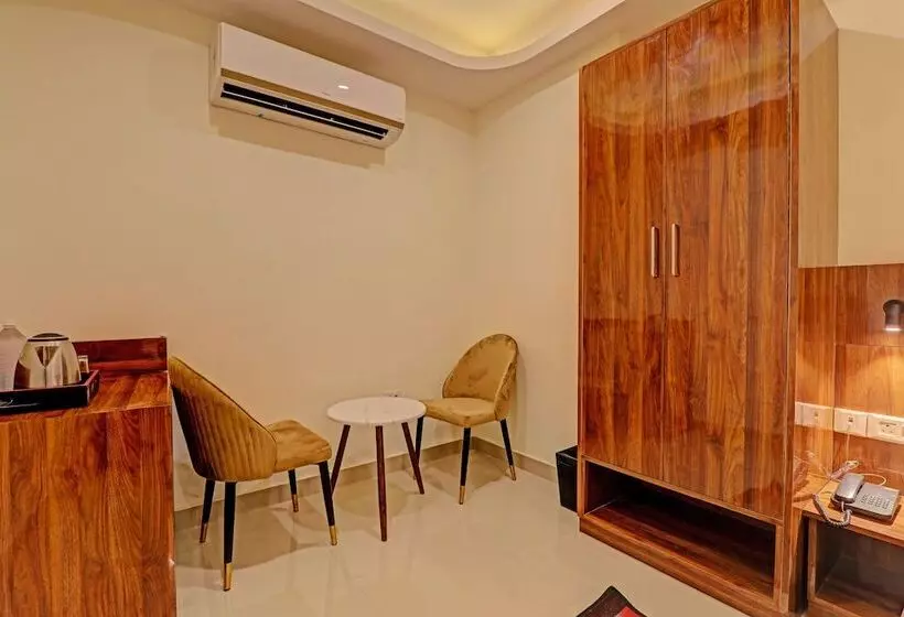 ホテル Heera Grand