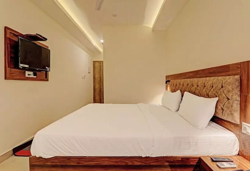 ホテル Heera Grand