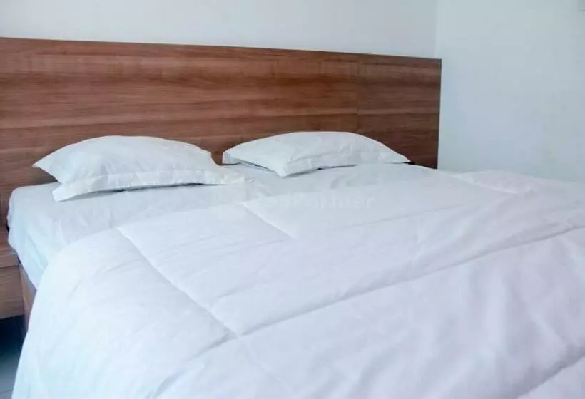 ホテル Redliving Apartemen Treeparkcity   My Rooms Tower Alpine