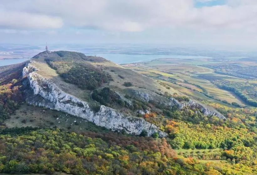 ペンション Vinařský Dům, Vinařství Popela Perná
