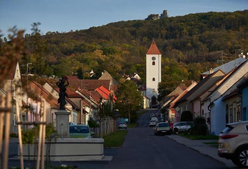 펜션 Vinařský Dům, Vinařství Popela Perná