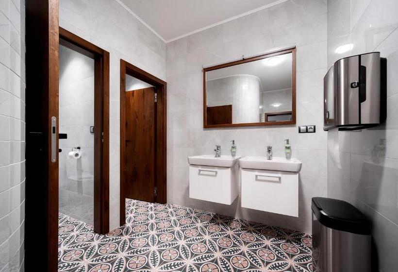 펜션 Vinařský Dům, Vinařství Popela Perná