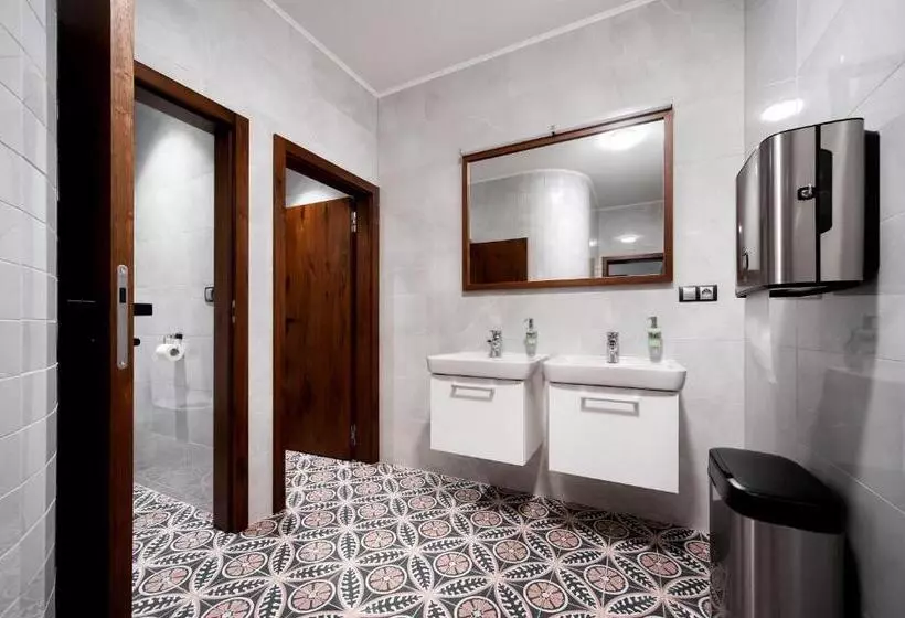 ペンション Vinařský Dům, Vinařství Popela Perná