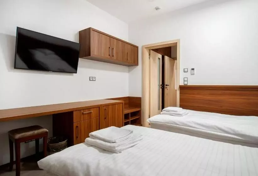 ペンション Vinařský Dům, Vinařství Popela Perná