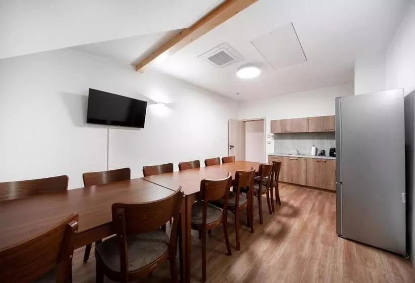 ペンション Vinařský Dům, Vinařství Popela Perná