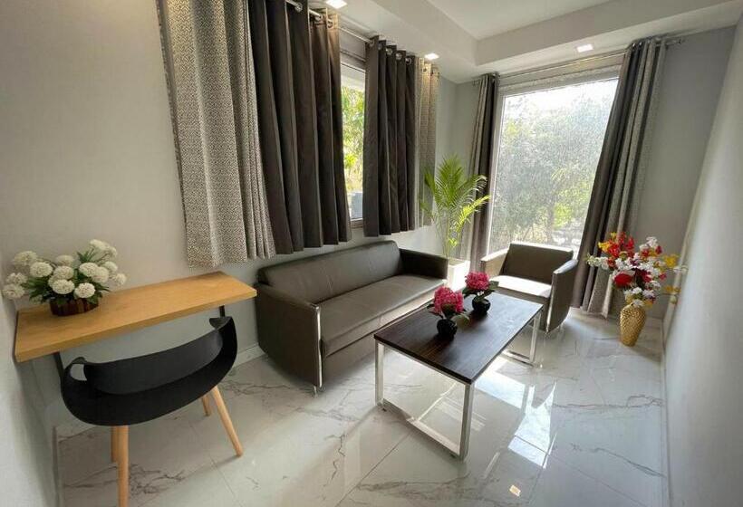 The Empire Villa,cyber City, Gurgaon