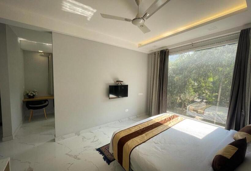 The Empire Villa,cyber City, Gurgaon