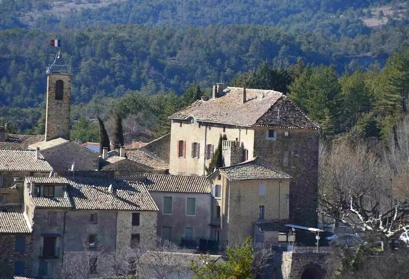Aamiaismajoitus (B&B) Château De Rosans