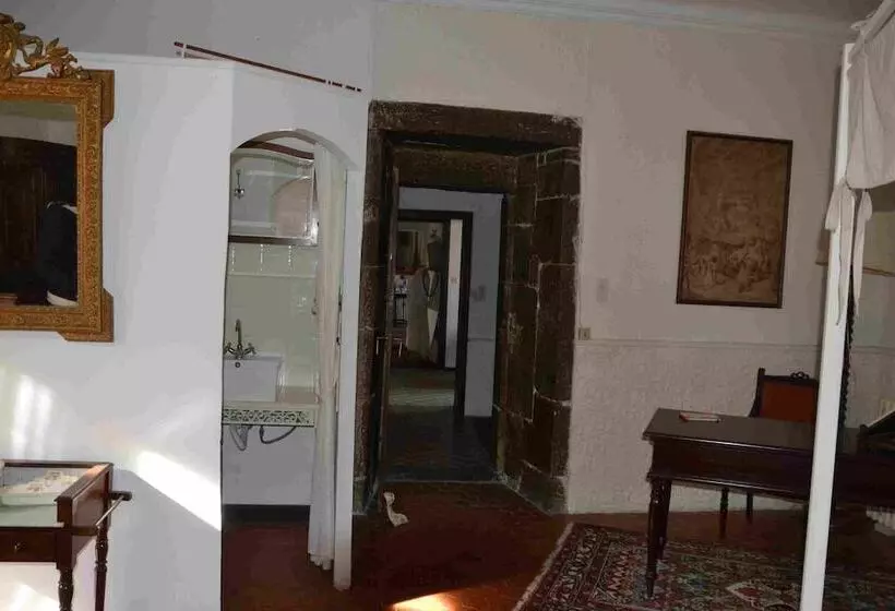 Aamiaismajoitus (B&B) Château De Rosans