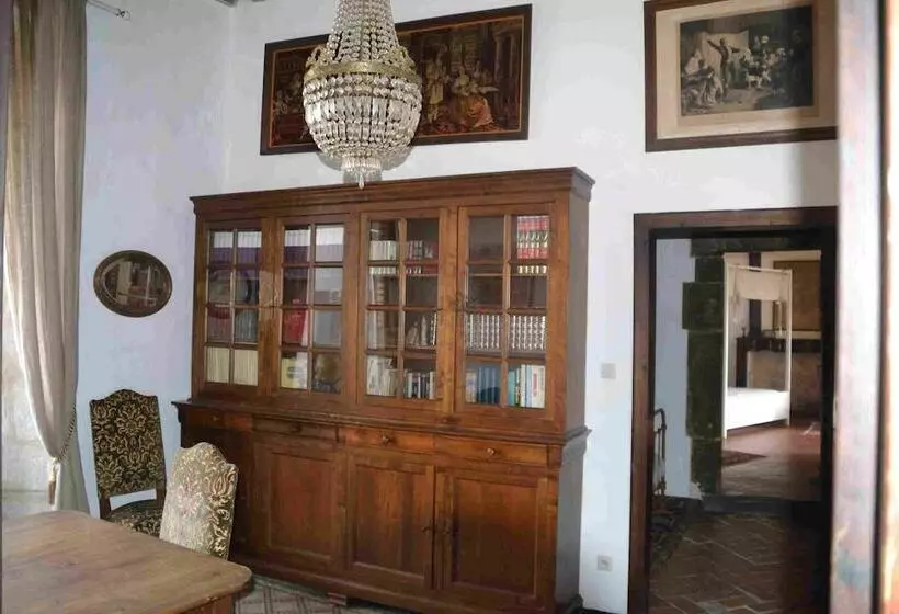 Aamiaismajoitus (B&B) Château De Rosans