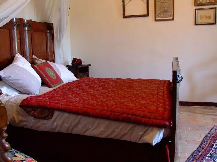 Aamiaismajoitus (B&B) Château De Rosans