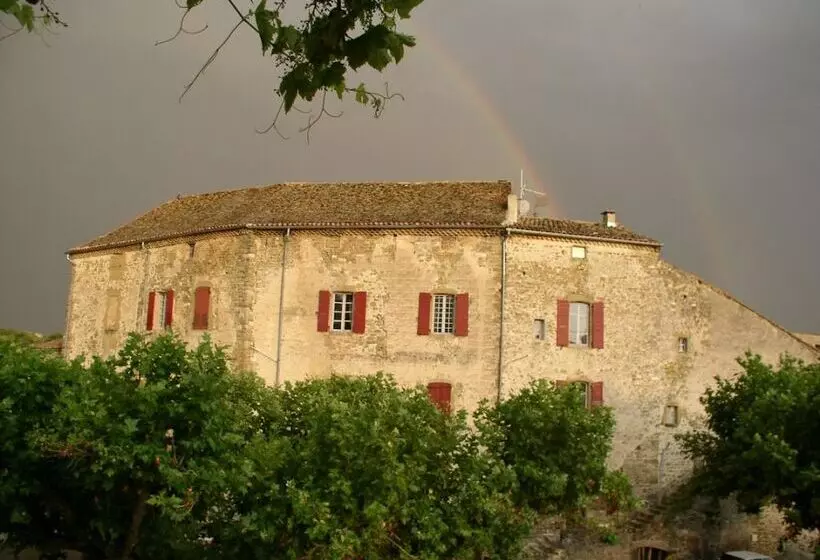 Aamiaismajoitus (B&B) Château De Rosans