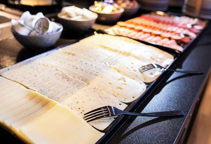 Loginn Hotel Berlin Airport