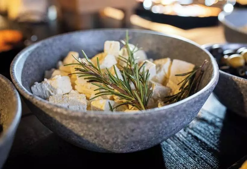 Loginn Hotel Berlin Airport