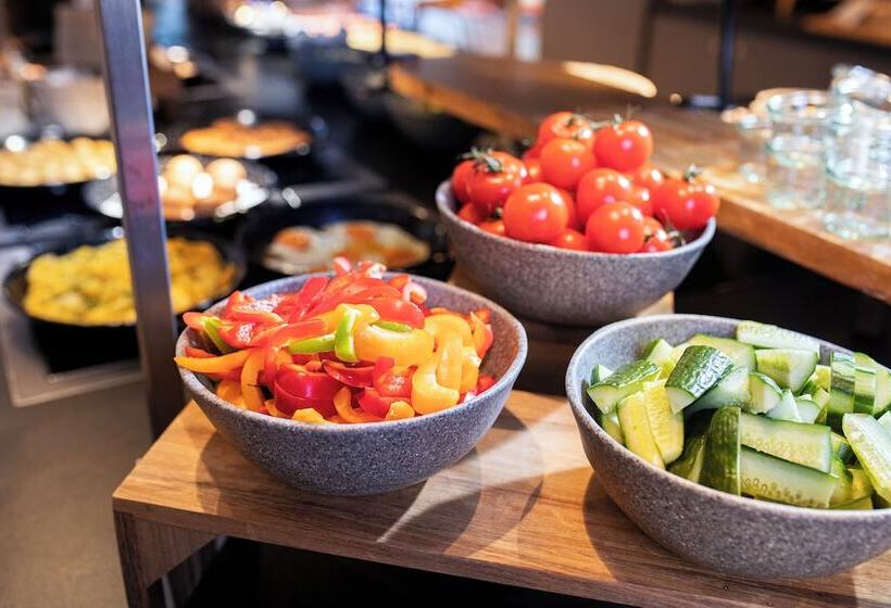 Loginn Hotel Berlin Airport