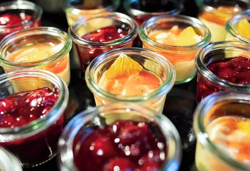 Loginn Hotel Berlin Airport