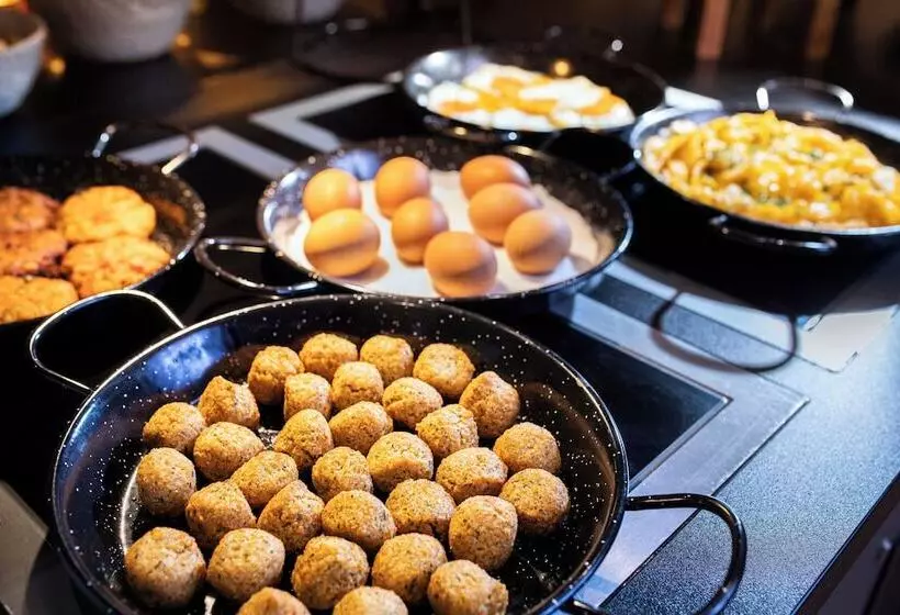 Loginn Hotel Berlin Airport