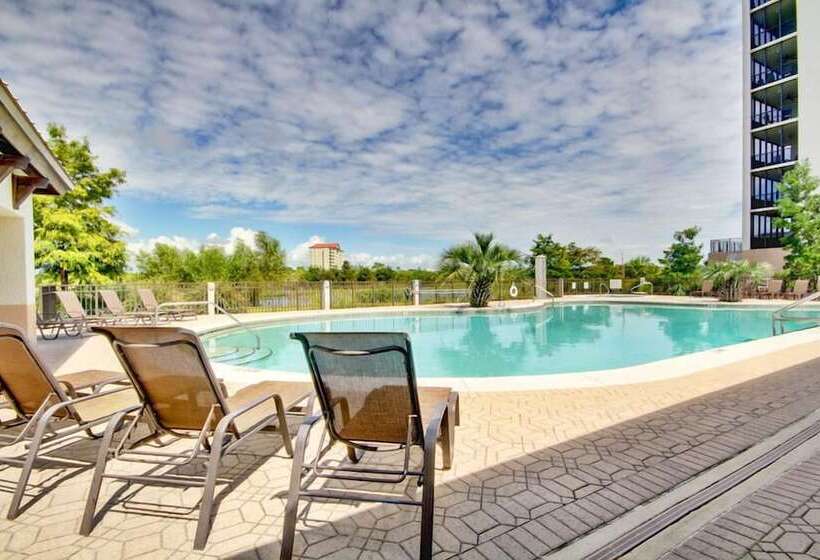 La Salbadora #402c At Lost Key