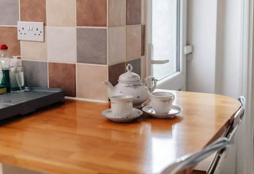 Park End House   Parking, Pet Friendly