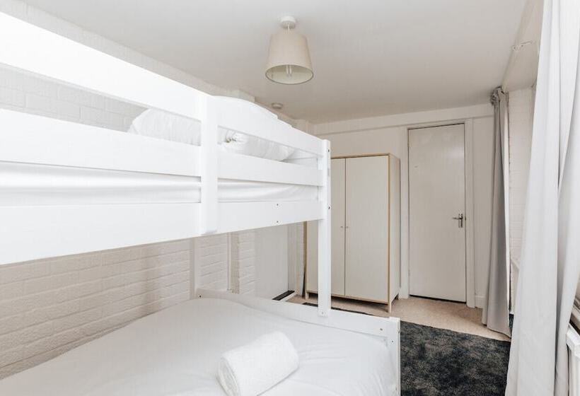 Park End House   Parking, Pet Friendly