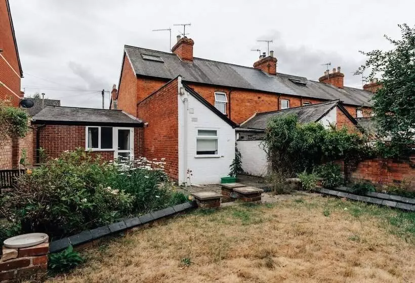 Park End House   Parking, Pet Friendly