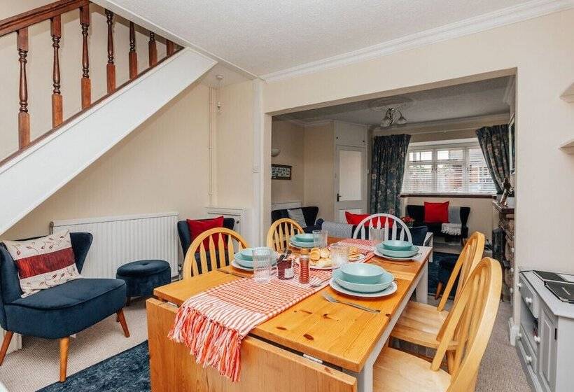 Park End House   Parking, Pet Friendly