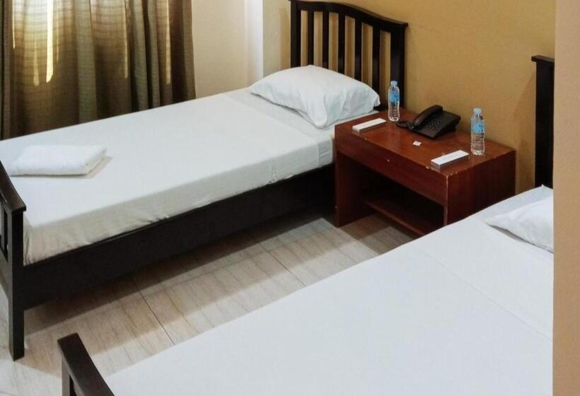 בית מלון כפרי Reddoorz Plus @ Conclave Davao City