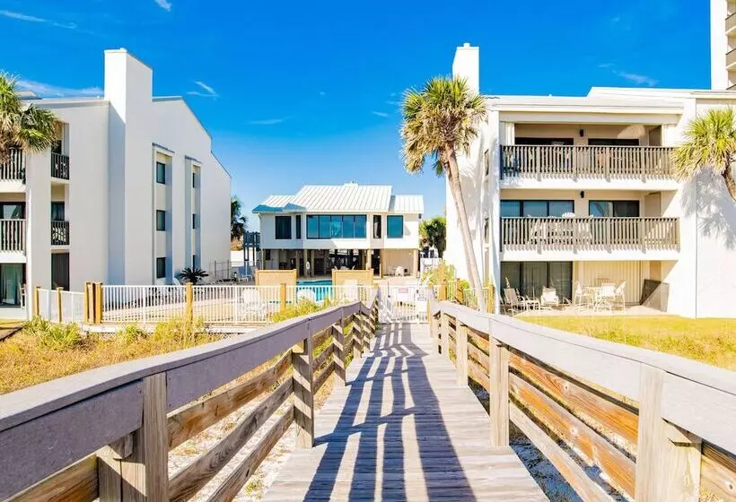 Shipwatch Surf & Yacht By Southern Vacation Rentals