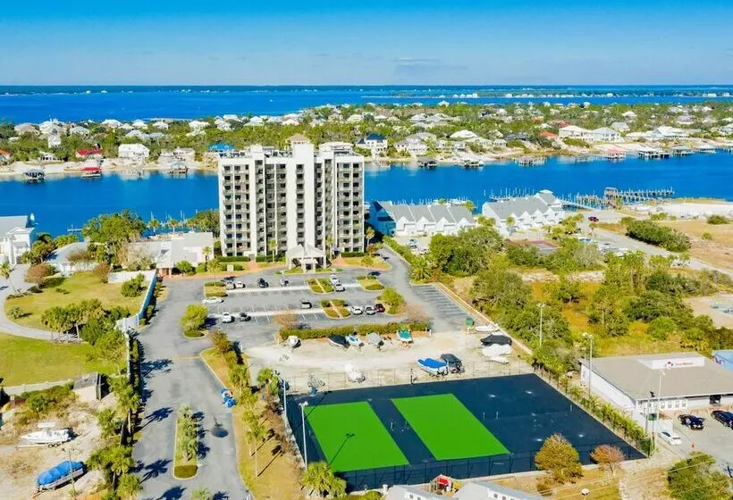 Shipwatch Surf & Yacht By Southern Vacation Rentals