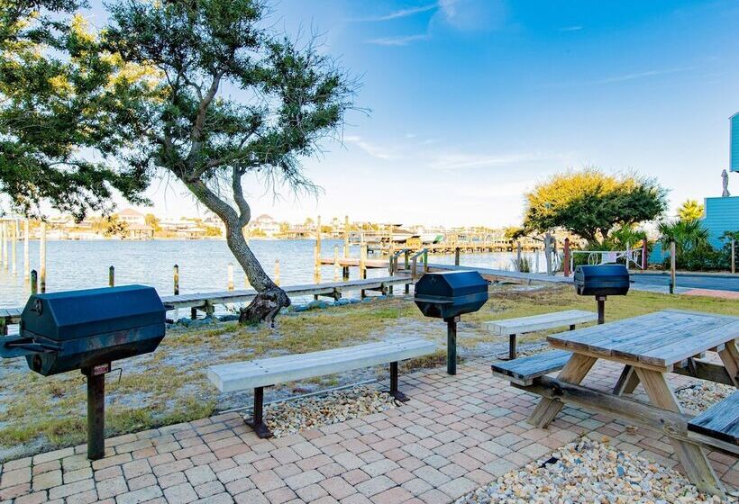 Shipwatch Surf & Yacht By Southern Vacation Rentals