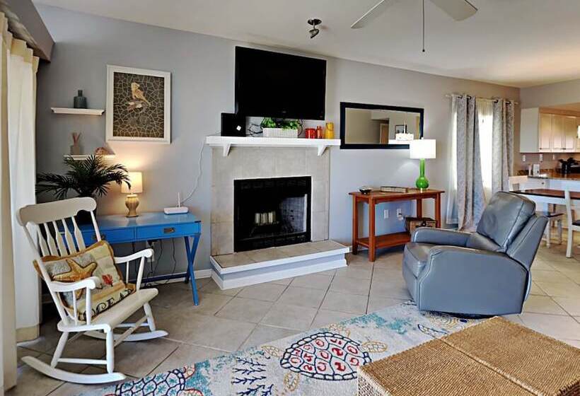 Shipwatch Surf & Yacht By Southern Vacation Rentals