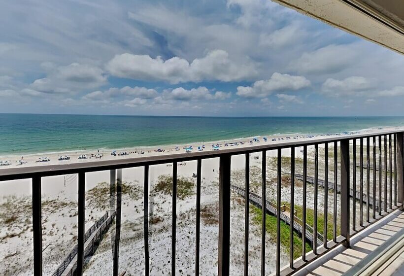 Shipwatch Surf & Yacht By Southern Vacation Rentals