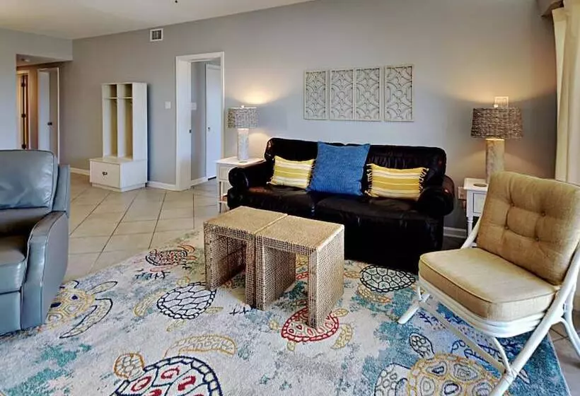 Shipwatch Surf & Yacht By Southern Vacation Rentals