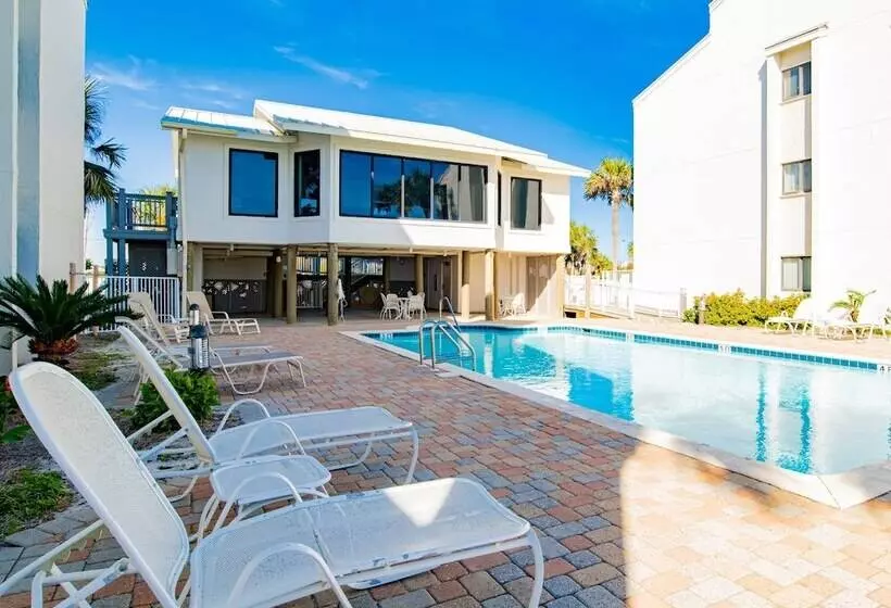 Shipwatch Surf & Yacht By Southern Vacation Rentals