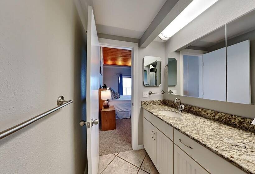 Shipwatch Surf & Yacht By Southern Vacation Rentals