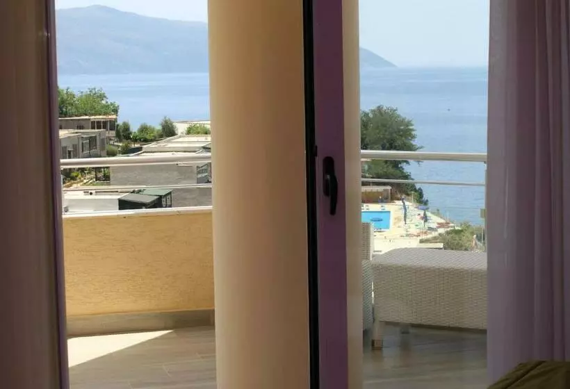 Cc Hotel & Residence
