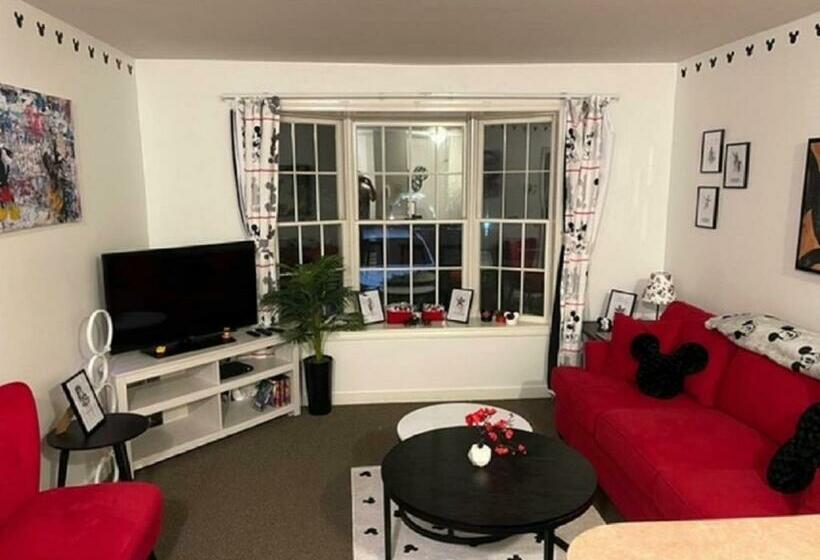 Szálloda Disney Magic At Jiminy Mountain