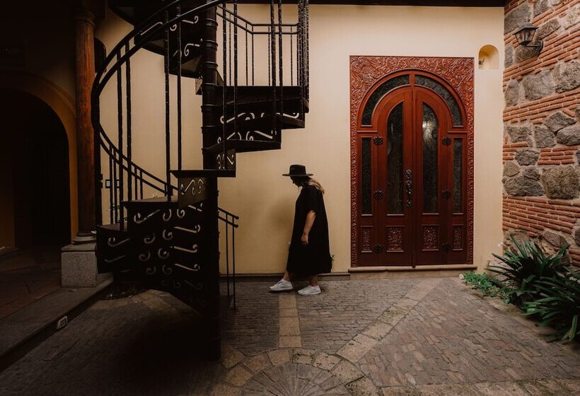 هتل Mestizo Antigua