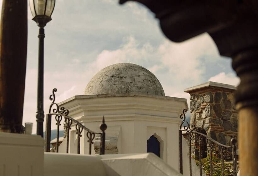 هتل Mestizo Antigua