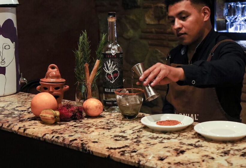 هتل Mestizo Antigua