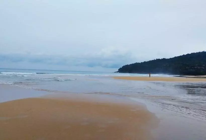 Lomakeskus Sealord Naithon Beachfront Villa