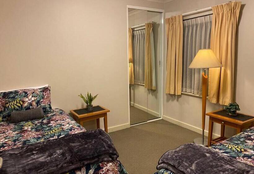 City River Views Free Parking Wifi Netflix Wine