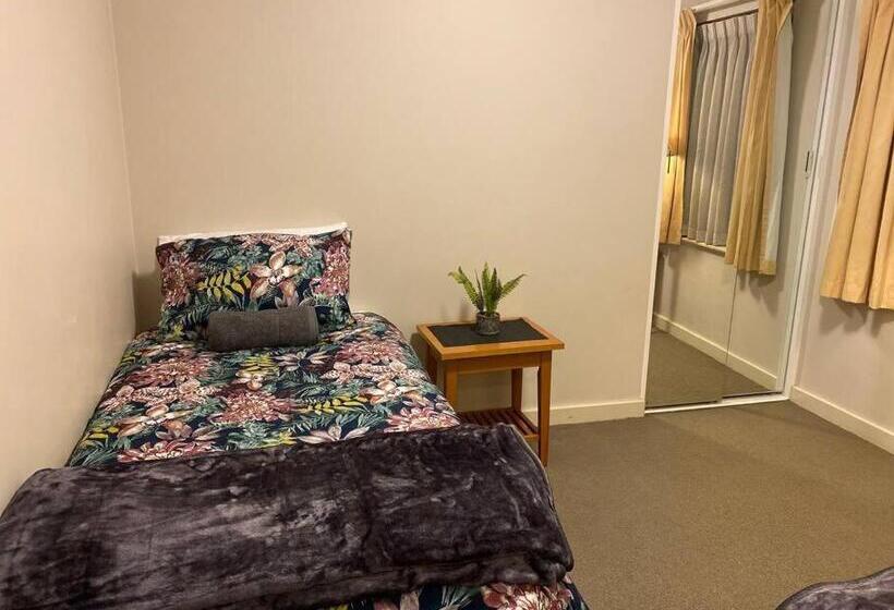 City River Views Free Parking Wifi Netflix Wine