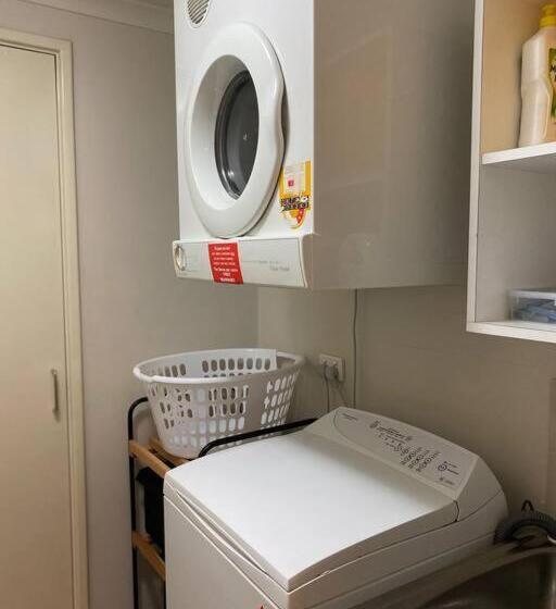 City River Views Free Parking Wifi Netflix Wine